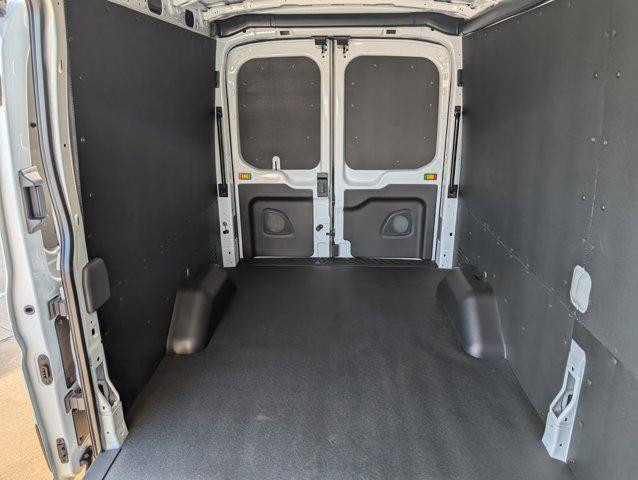 Photo of 2025 Oxford White Ford Transit-250