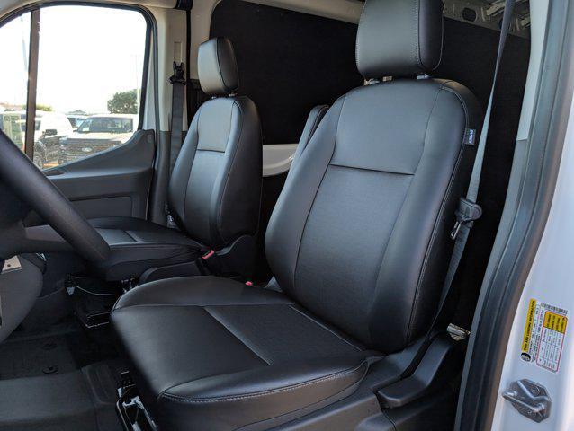 Photo of 2025 Oxford White Ford Transit-250