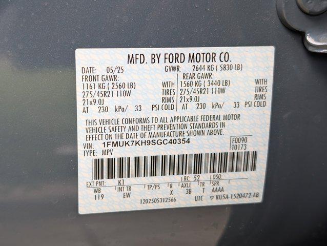 Photo of 2025 Vapor Blue Metallic Ford Explorer