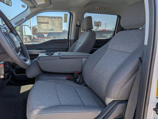 Photo of 2025 Oxford White Ford F-250
