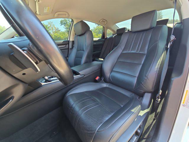 Photo of 2021 Platinum White Pearl Honda Accord