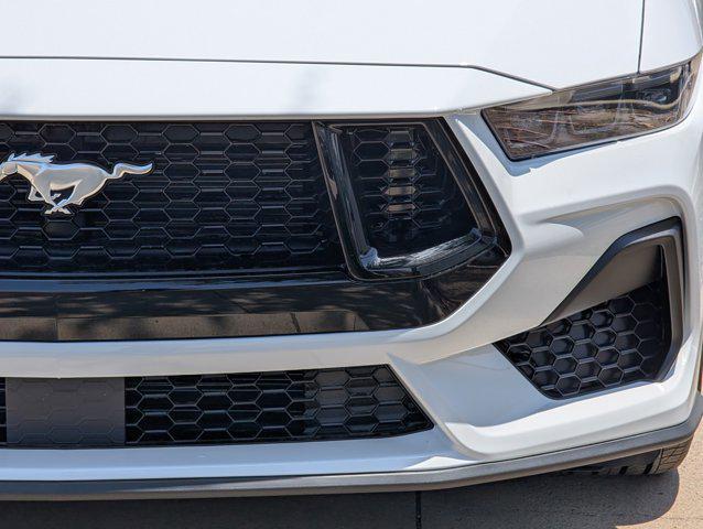 Photo of 2025 Oxford White Ford Mustang