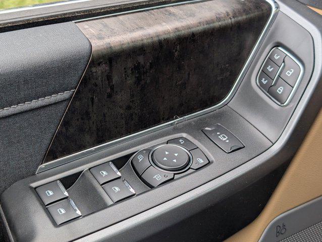 Photo of 2025 Agate Black Metallic Ford F-250