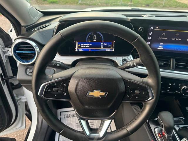 Photo of 2024 White Chevrolet Trax