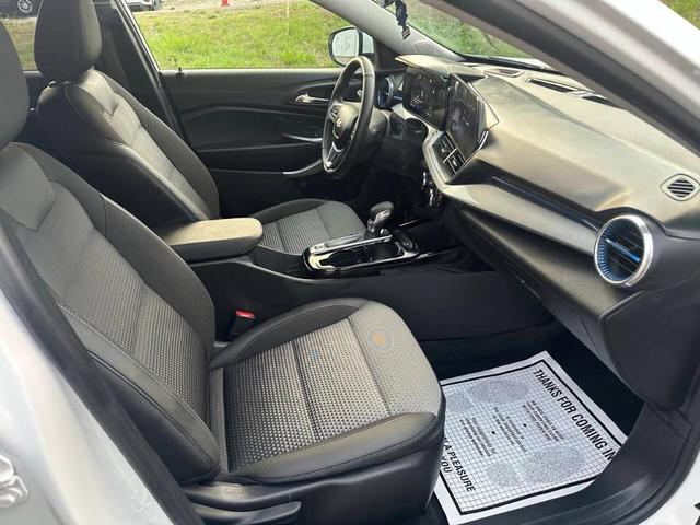 Photo of 2024 White Chevrolet Trax