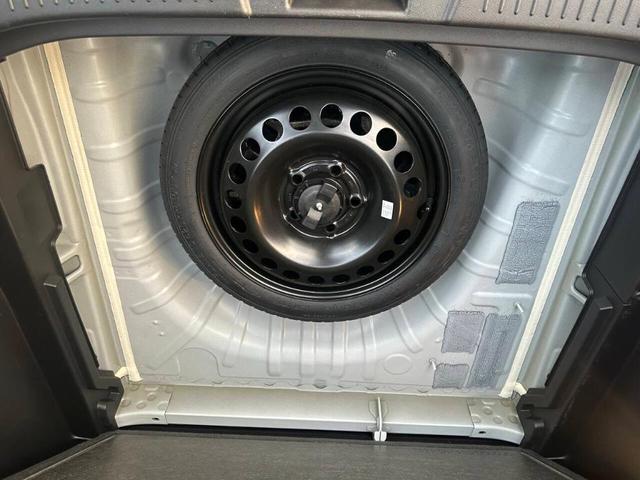 Photo of 2024 White Chevrolet Trax