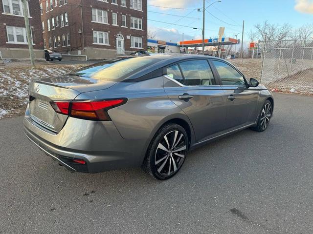 Photo of 2022 Gun Metallic Nissan Altima