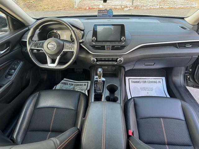 Photo of 2022 Gun Metallic Nissan Altima