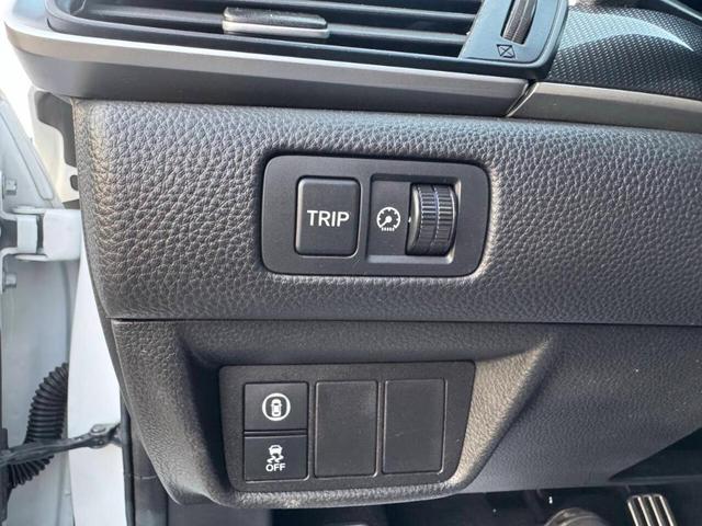Photo of 2021 White Honda Accord