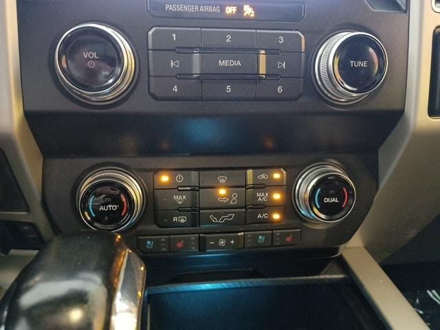 Photo of 2019 Oxford White Ford F-150