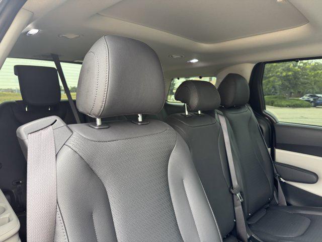 Photo of 2024 Flare Red Kia Carnival