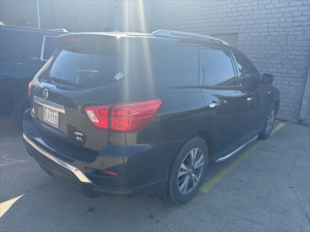 Photo of 2019 Magnetic Black Pearl Nissan Pathfinder