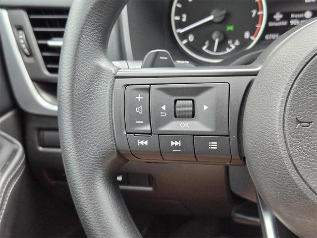 Photo of 2024 Super Black Nissan Rogue