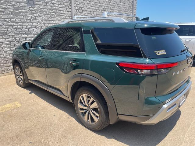 Photo of 2023 Obsidian Green Pearl Nissan Pathfinder