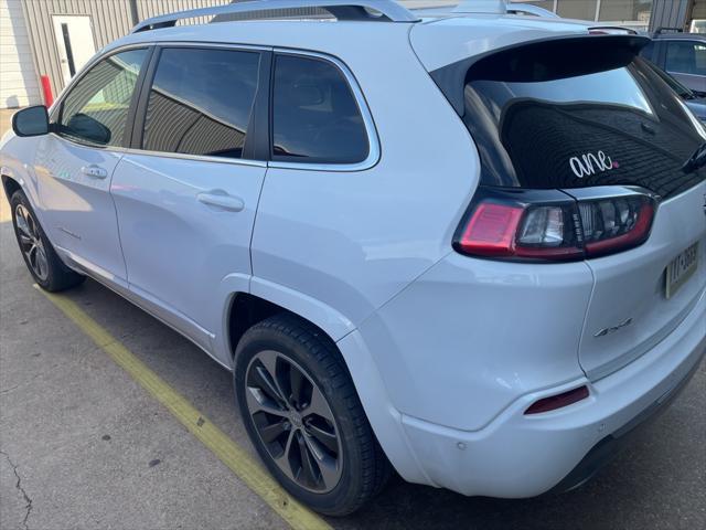 Photo of 2019 Bright White Clearcoat Jeep Cherokee
