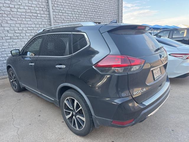 Photo of 2018 Magnetic Black Nissan Rogue