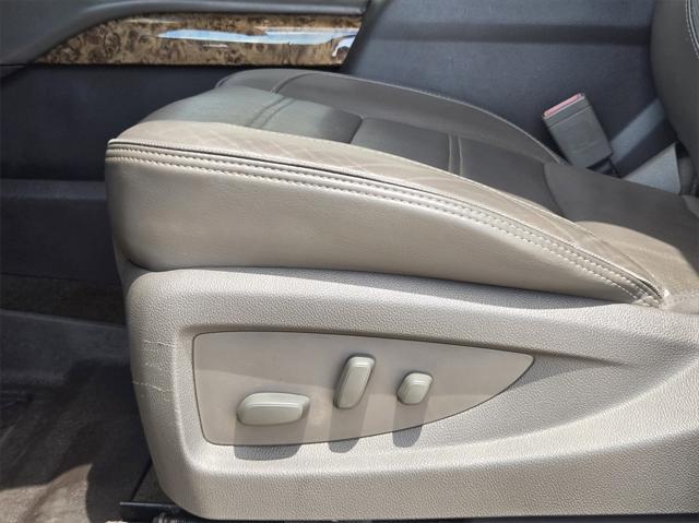 Photo of 2015 White Diamond Tricoat GMC Yukon