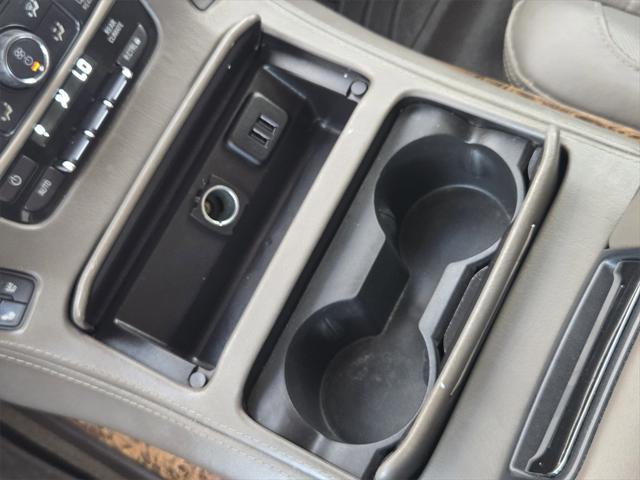 Photo of 2015 White Diamond Tricoat GMC Yukon