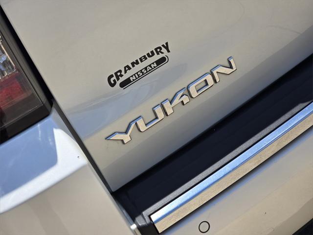Photo of 2015 White Diamond Tricoat GMC Yukon
