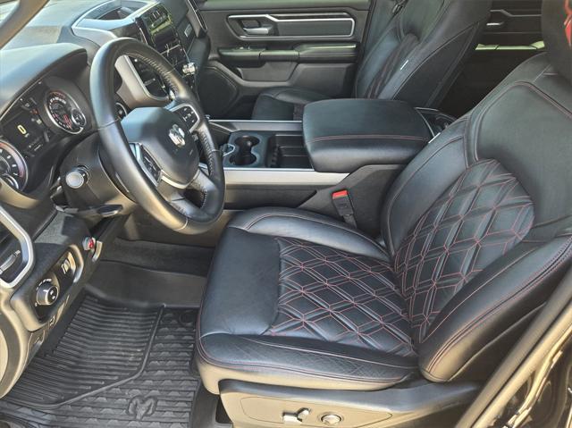 Photo of 2022 Diamond Black Crystal Pearlcoat RAM 1500