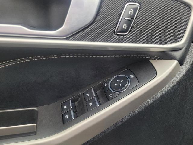 Photo of 2023 Agate Black Metallic Ford Explorer