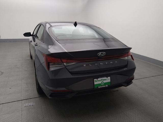 Photo of 2023 Gray Hyundai ELANTRA