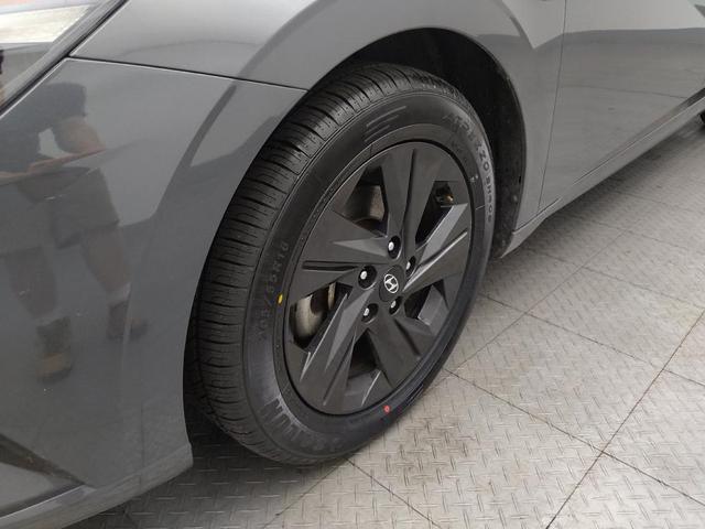 Photo of 2023 Gray Hyundai ELANTRA