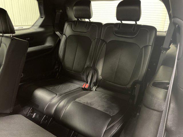 Photo of 2024 Diamond Black Crystal Pearlcoat Jeep Grand Cherokee L