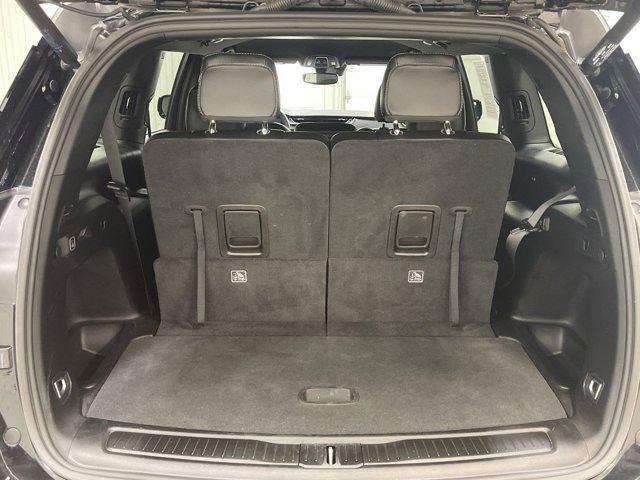 Photo of 2024 Diamond Black Crystal Pearlcoat Jeep Grand Cherokee L