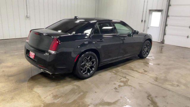 Photo of 2023 Gloss Black Chrysler 300