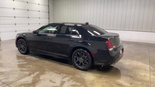 Photo of 2023 Gloss Black Chrysler 300