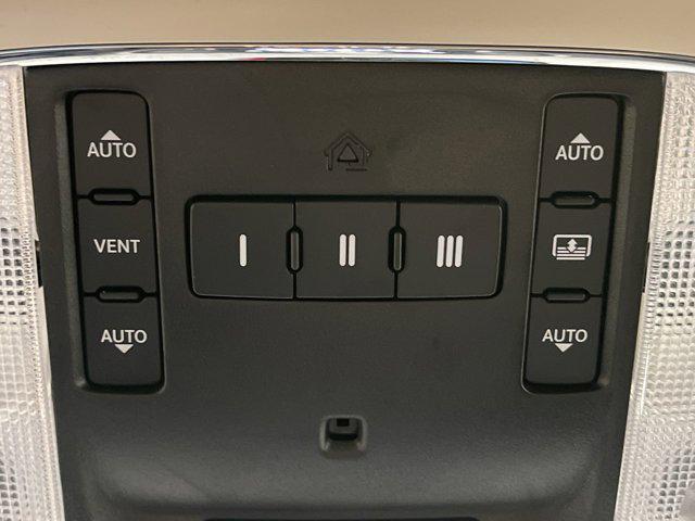 Photo of 2023 Gloss Black Chrysler 300