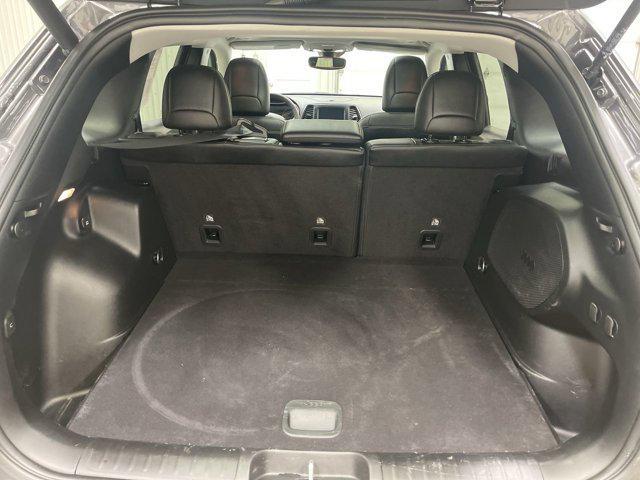 Photo of 2022 Granite Crystal Metallic Clearcoat Jeep Cherokee