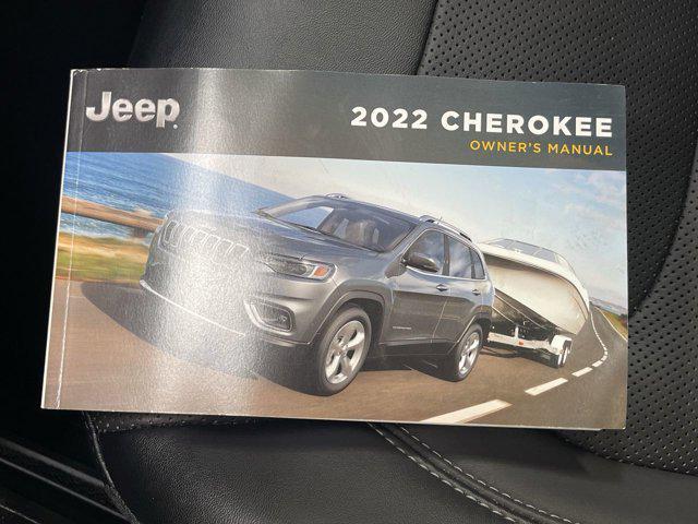 Photo of 2022 Granite Crystal Metallic Clearcoat Jeep Cherokee