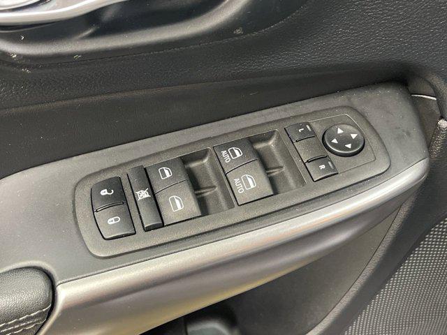Photo of 2022 Granite Crystal Metallic Clearcoat Jeep Cherokee