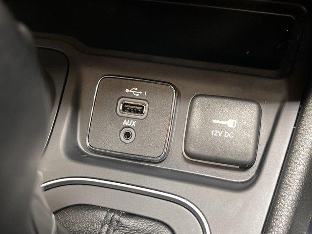 Photo of 2022 Granite Crystal Metallic Clearcoat Jeep Cherokee