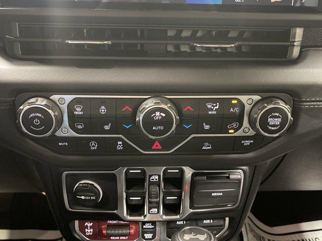 Photo of 2025 Anvil Clearcoat Jeep Wrangler