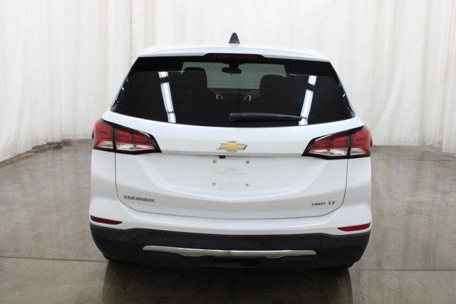 Photo of 2024 Iridescent Pearl Tricoat Chevrolet Equinox