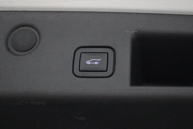 Photo of 2024 Iridescent Pearl Tricoat Chevrolet Equinox