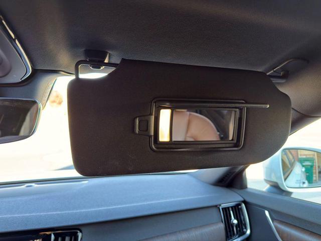 Photo of 2022 White Volvo V90 Cross Country