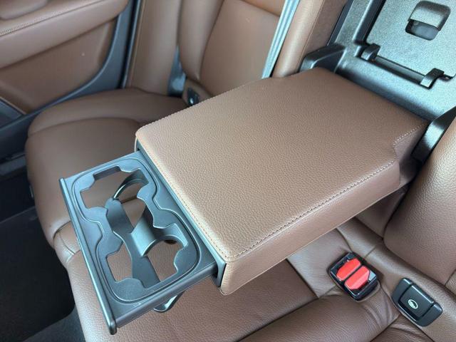 Photo of 2022 White Volvo V90 Cross Country