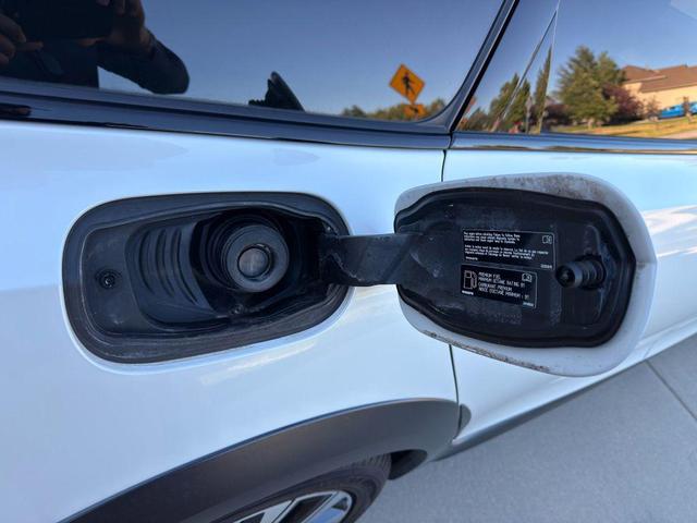 Photo of 2022 White Volvo V90 Cross Country