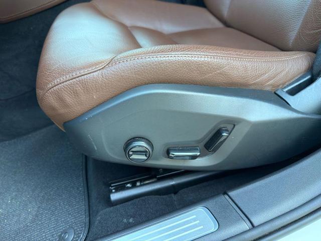 Photo of 2022 White Volvo V90 Cross Country