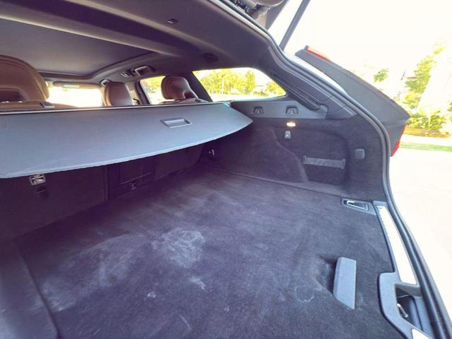 Photo of 2022 White Volvo V90 Cross Country