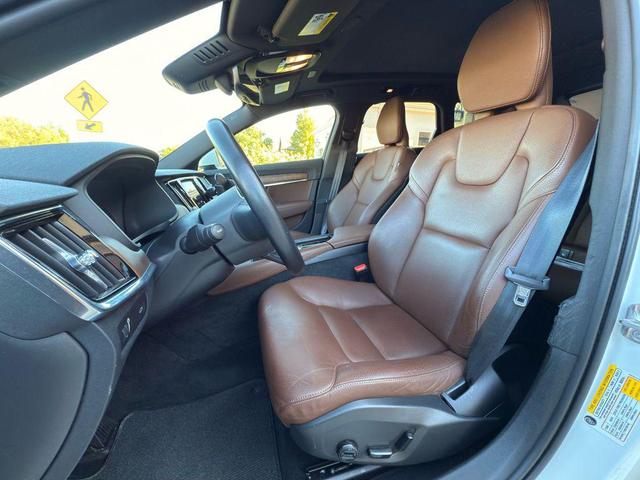 Photo of 2022 White Volvo V90 Cross Country