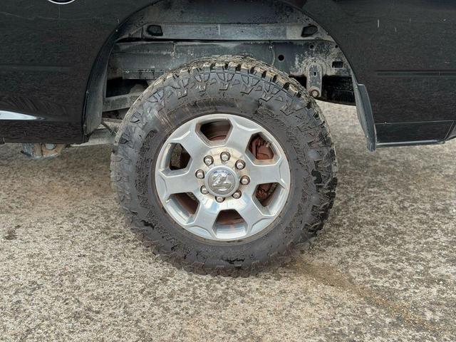 Photo of 2018 Brilliant Black Crystal Pearlcoat RAM 2500