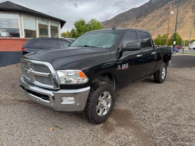 Photo of 2018 Brilliant Black Crystal Pearlcoat RAM 2500