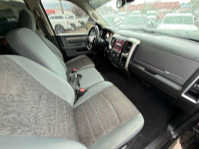 Photo of 2018 Brilliant Black Crystal Pearlcoat RAM 2500