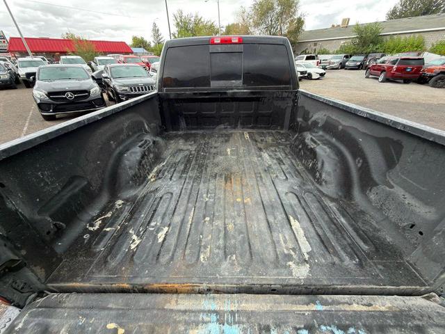 Photo of 2018 Brilliant Black Crystal Pearlcoat RAM 2500