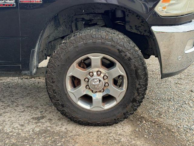 Photo of 2018 Brilliant Black Crystal Pearlcoat RAM 2500